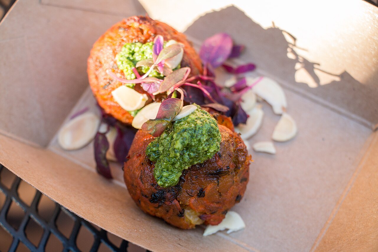 Kolokithokeftedes Greek zucchini fritters